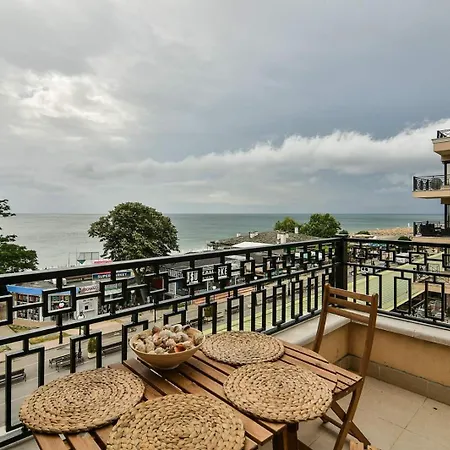 Boutique Golden Sands Apartment Warna